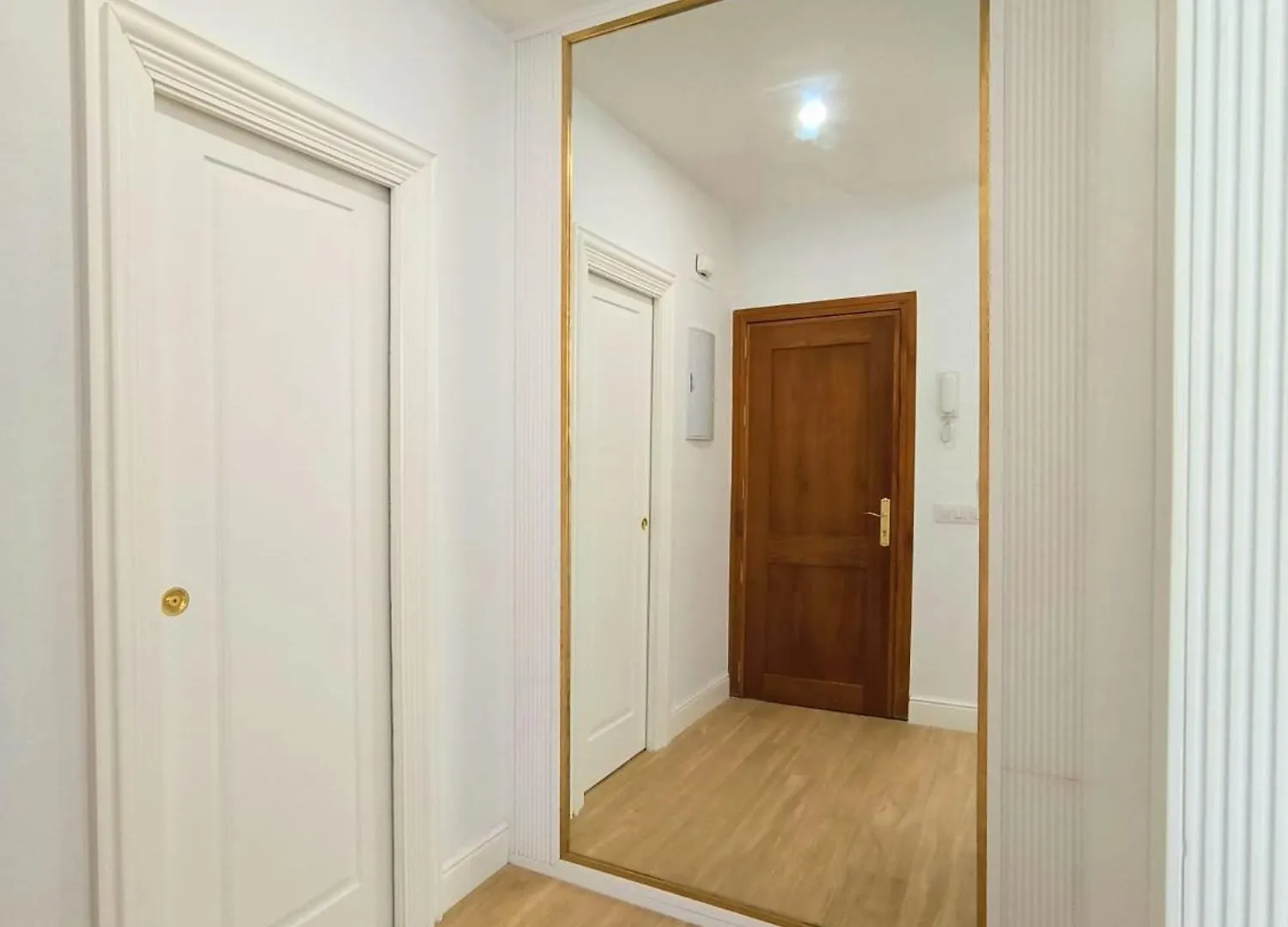 Elegance Suites Seville Apartment
